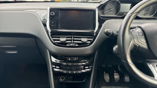 Used Peugeot 2008 2017 for sale - 76123561: Photo 10