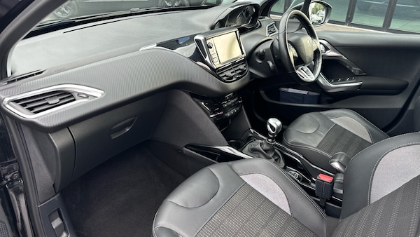Used Peugeot 2008 2017 for sale - 76123561: Photo 12