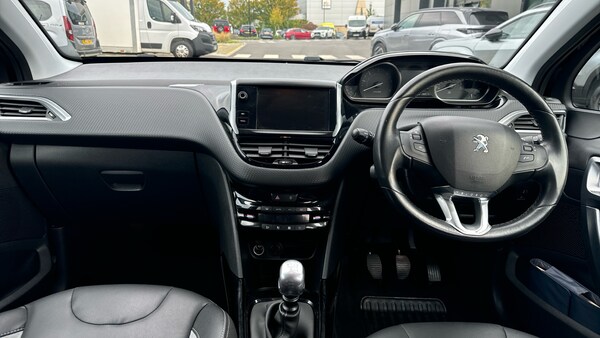 Used Peugeot 2008 2017 for sale - 76123561: Photo 4