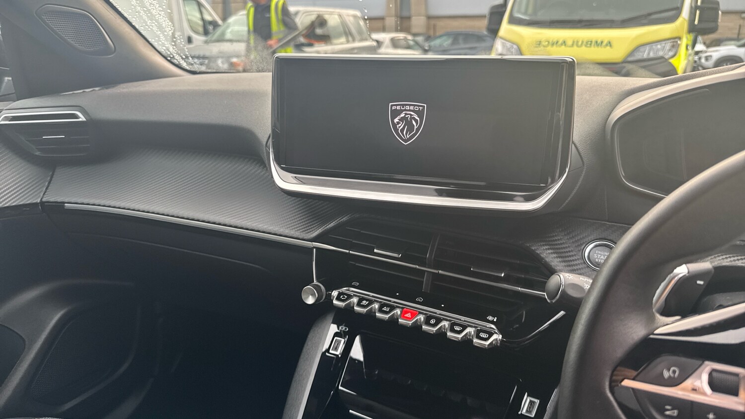 Used Peugeot 2008 2024 for sale - 76315620: Photo 10