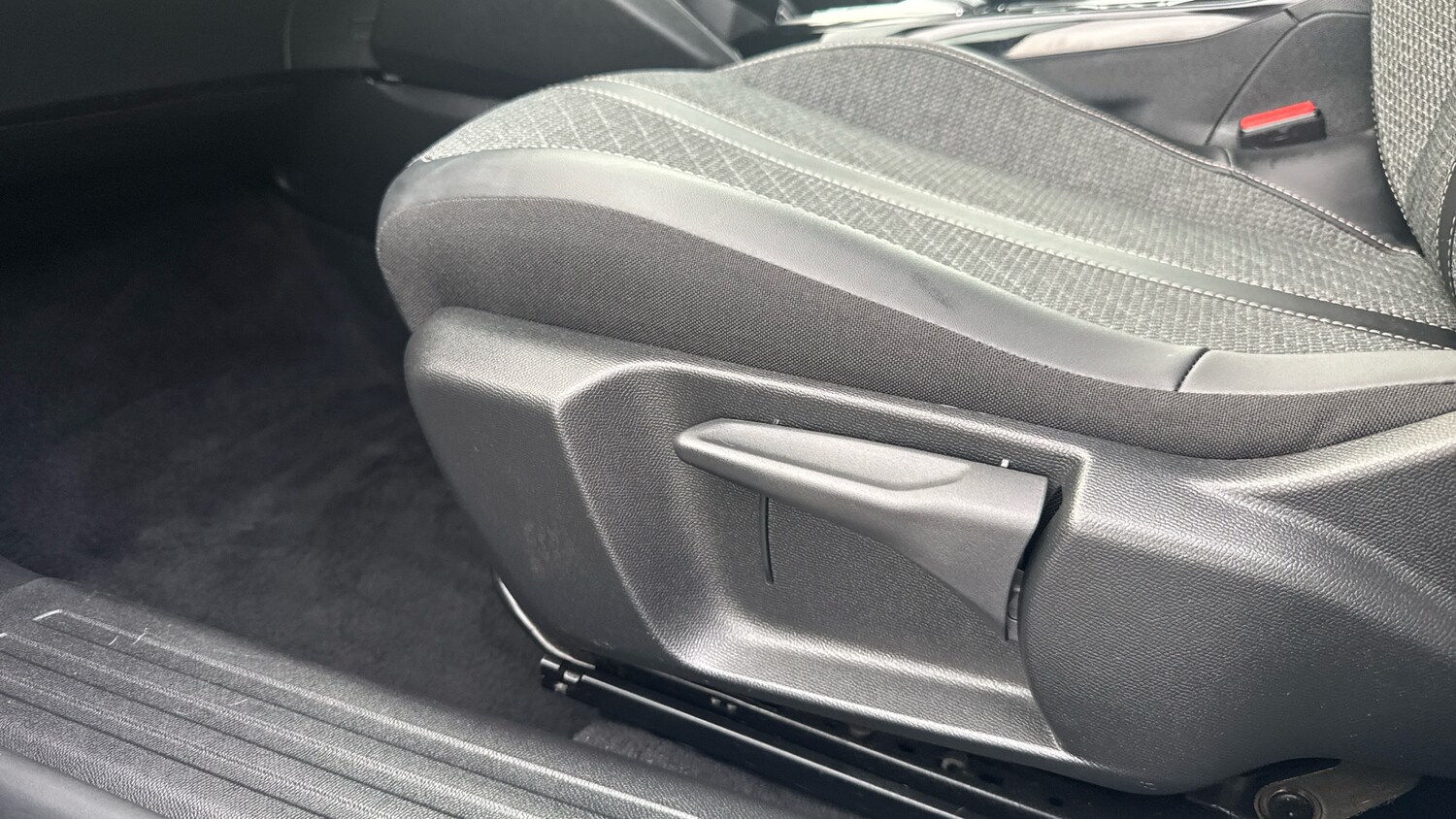 Used Peugeot 2008 2024 for sale - 76315620: Photo 53