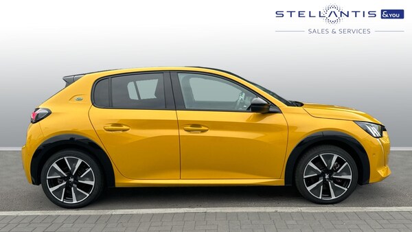 Used Peugeot 208 2022 for sale - 76202079: Photo 2