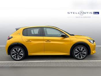 Used Peugeot 208 2022 for sale - 76202079: Photo 2