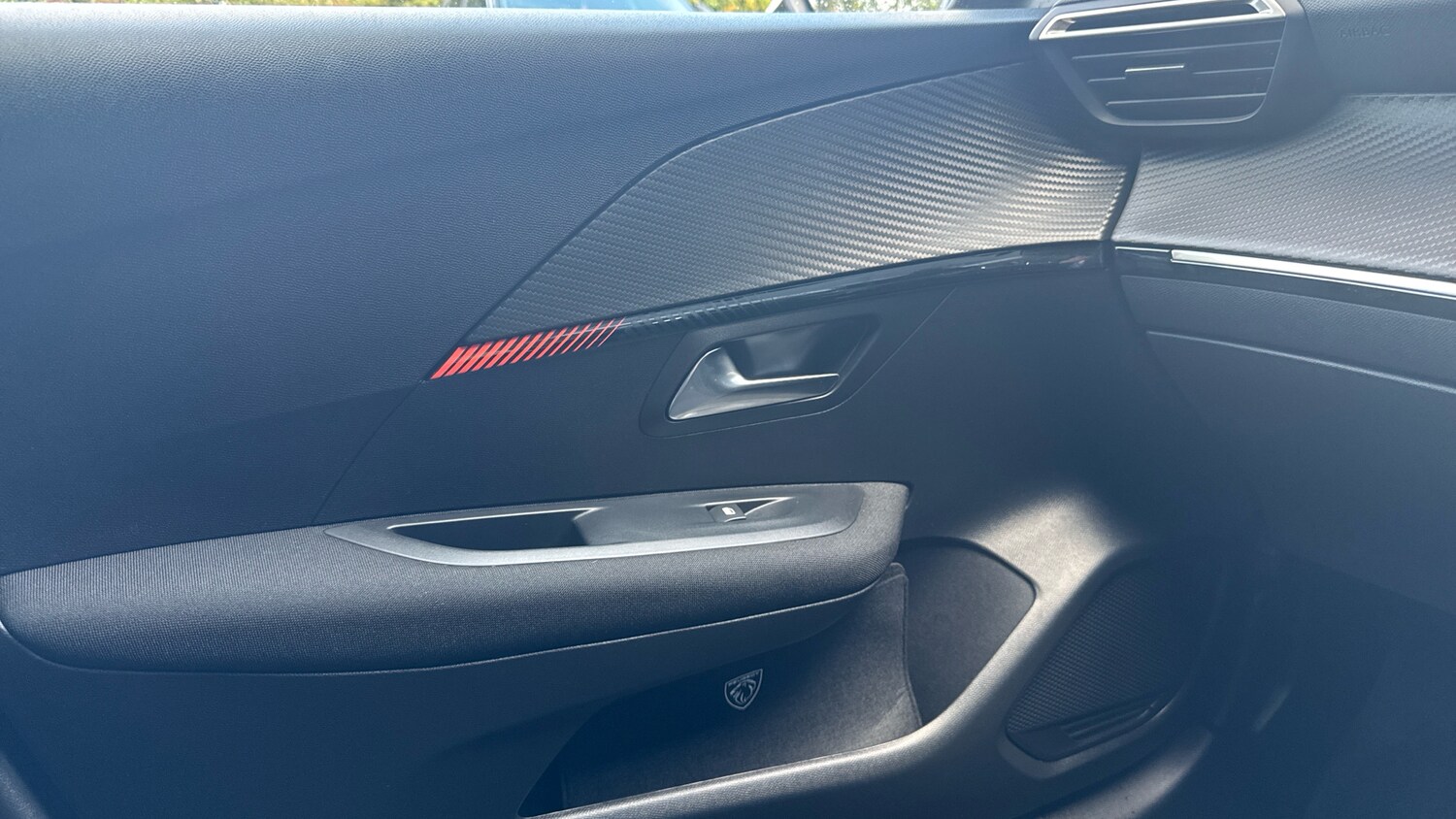 Used Peugeot 208 2023 for sale - 75840915: Photo 41