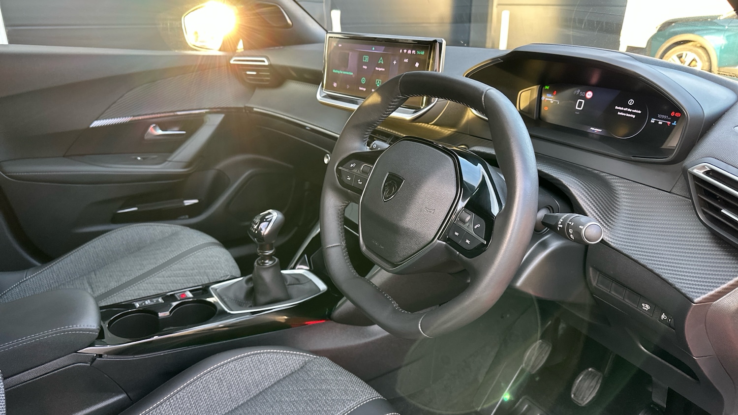 Used Peugeot 2008 2023 for sale - 76998792: Photo 11