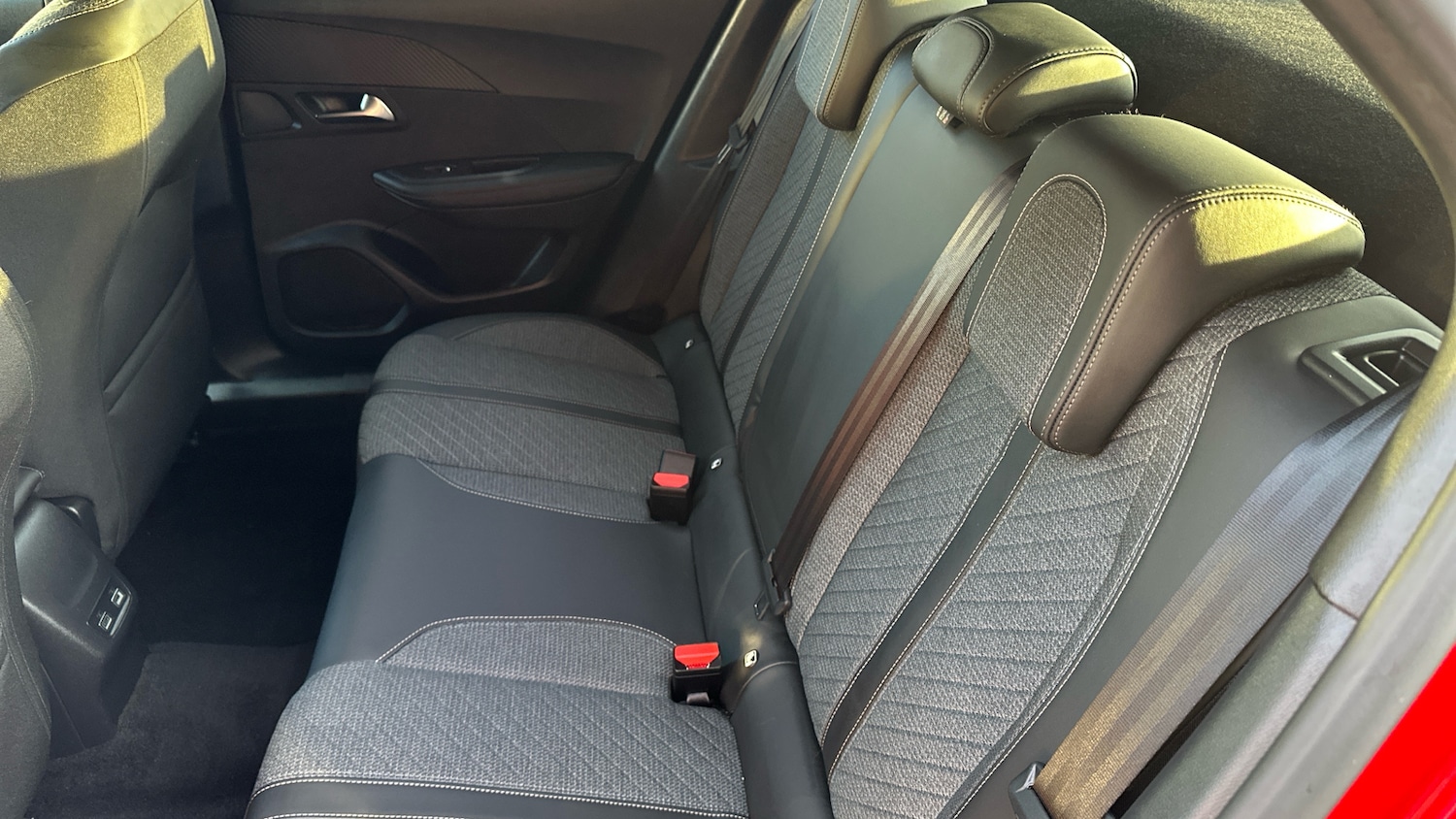 Used Peugeot 2008 2023 for sale - 76998792: Photo 33