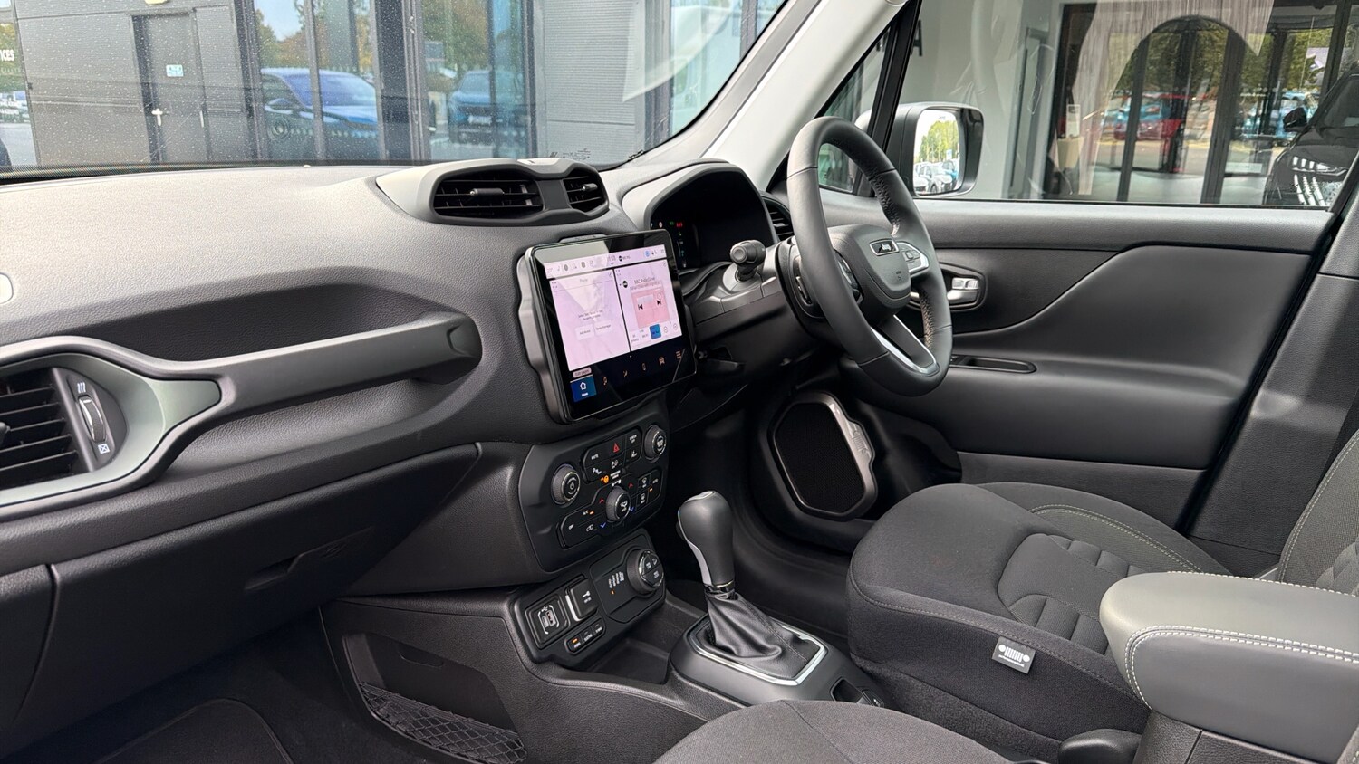 Used Jeep Renegade 2025 for sale - 76099800: Photo 12