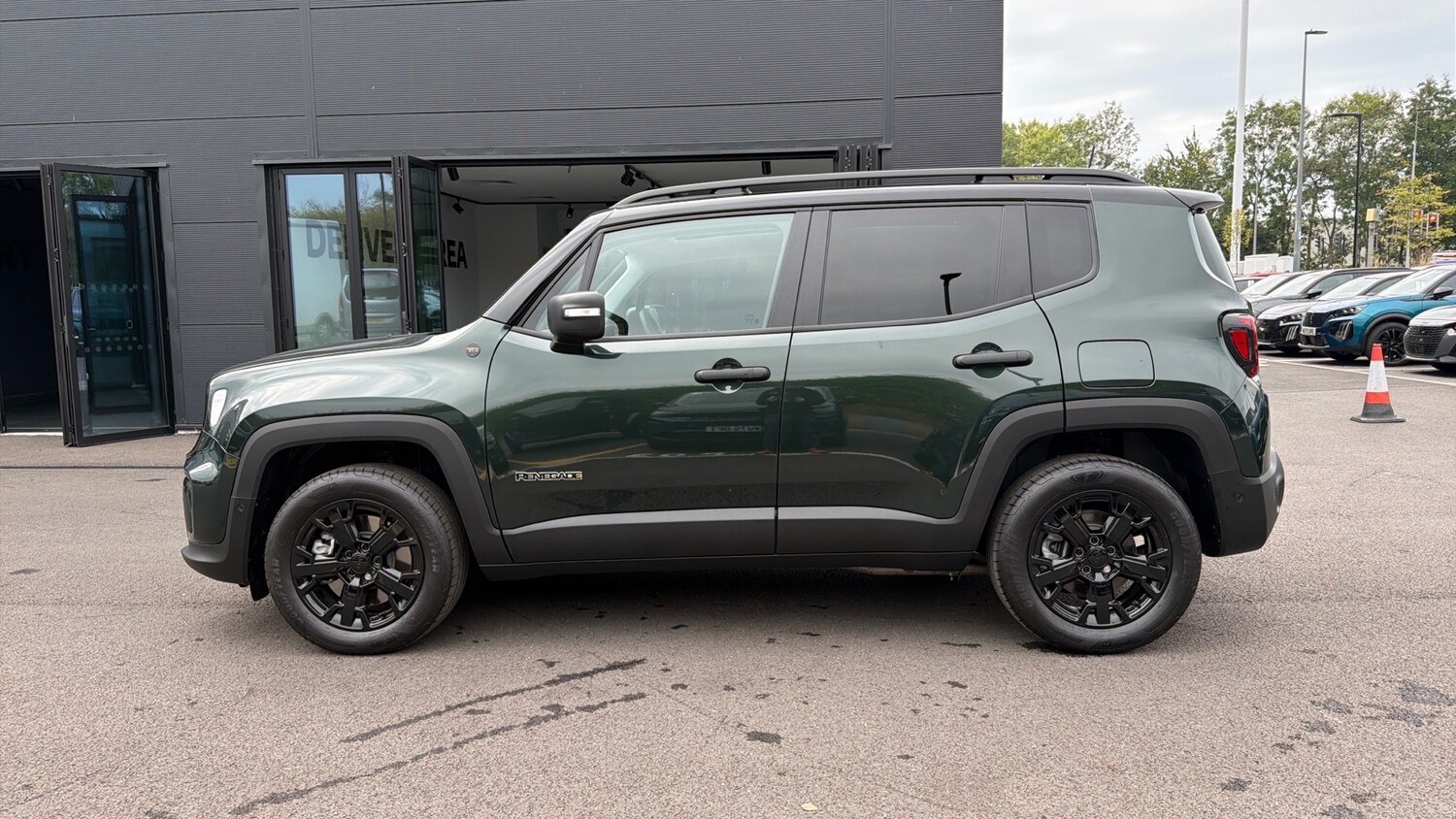 Used Jeep Renegade 2025 for sale - 76099800: Photo 6