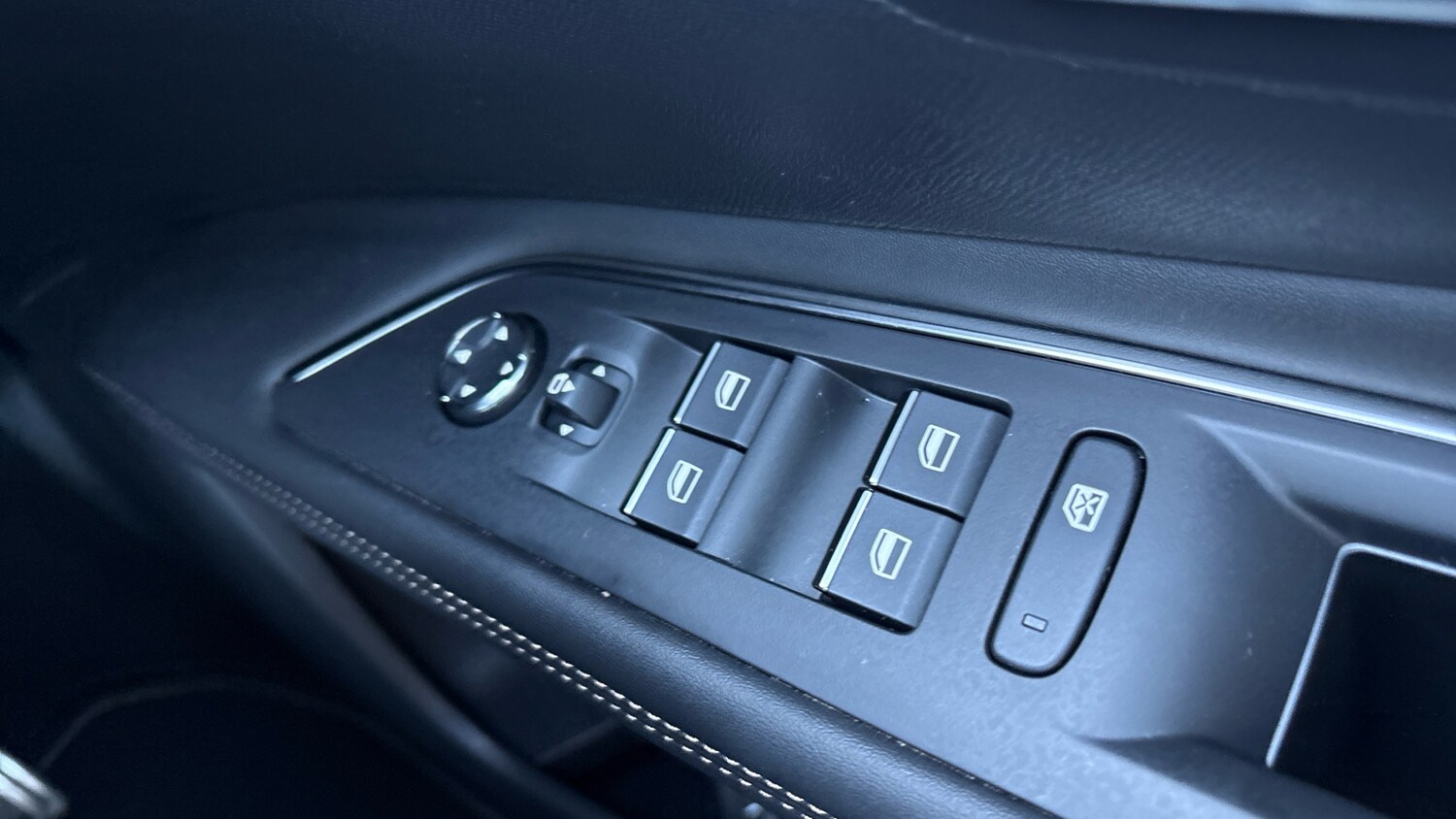 Used Peugeot 3008 2022 for sale - 76500540: Photo 22