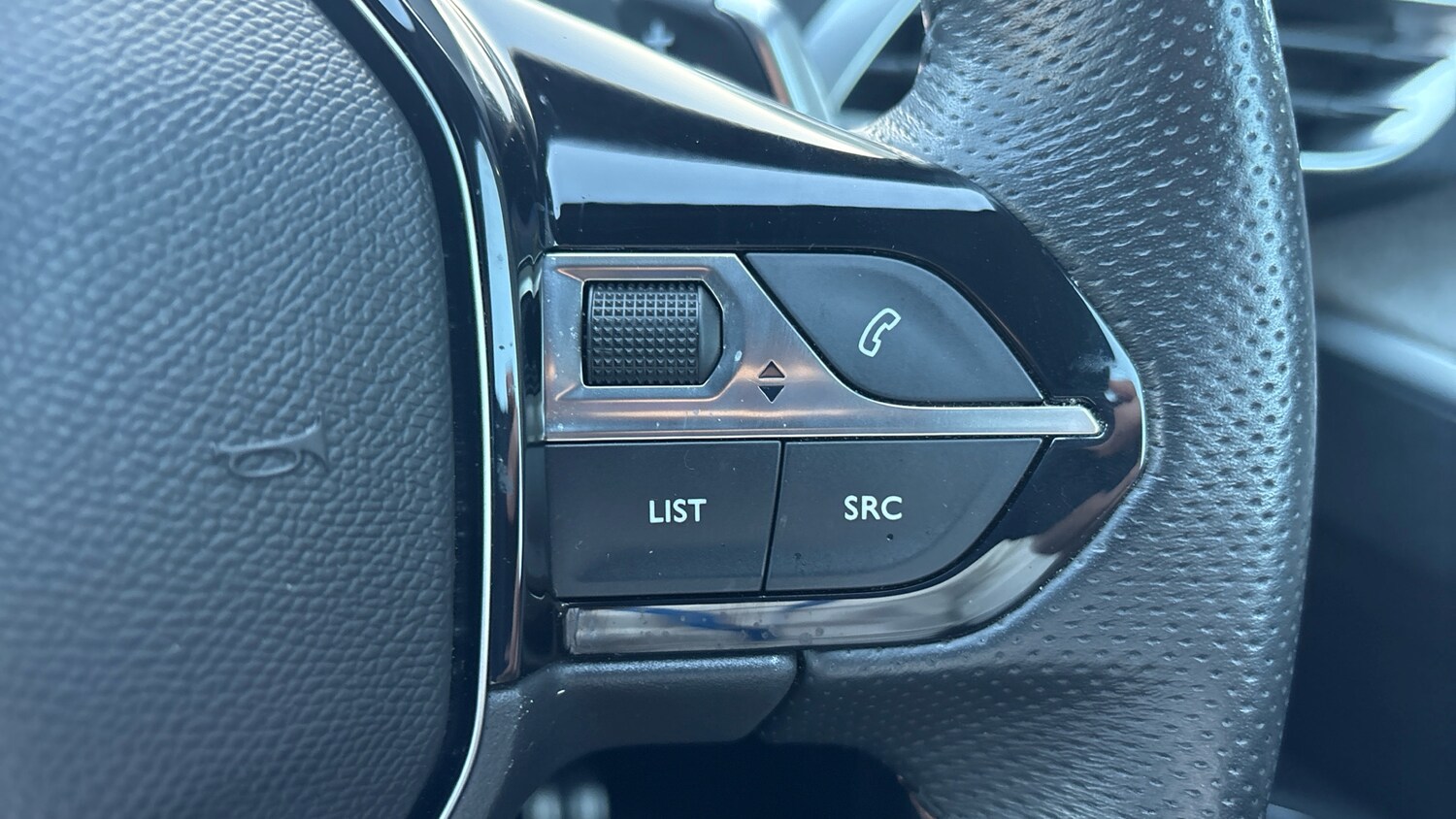 Used Peugeot 3008 2022 for sale - 76500540: Photo 24