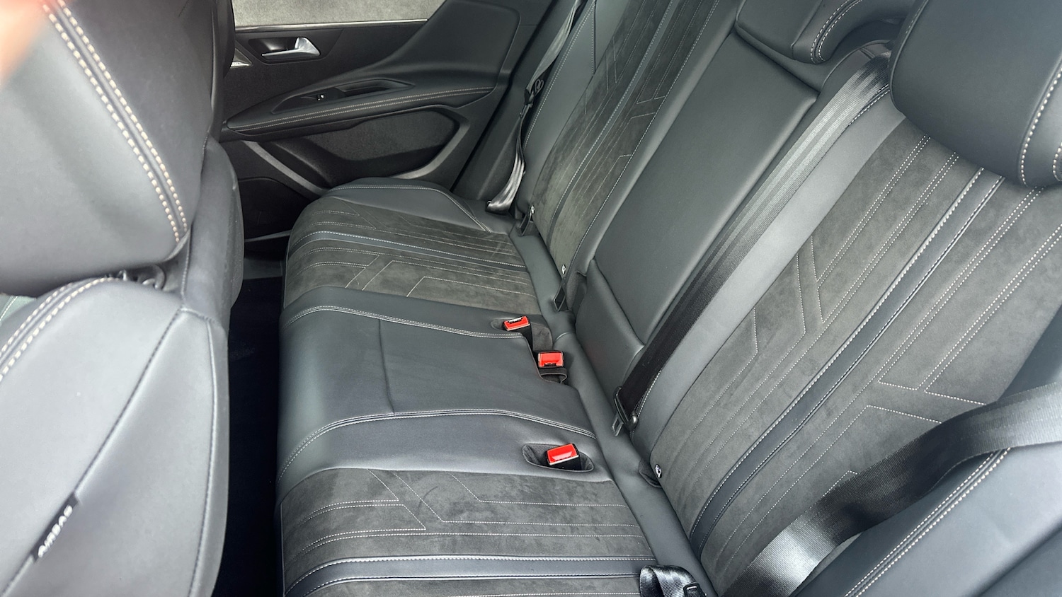 Used Peugeot 3008 2022 for sale - 77457203: Photo 32