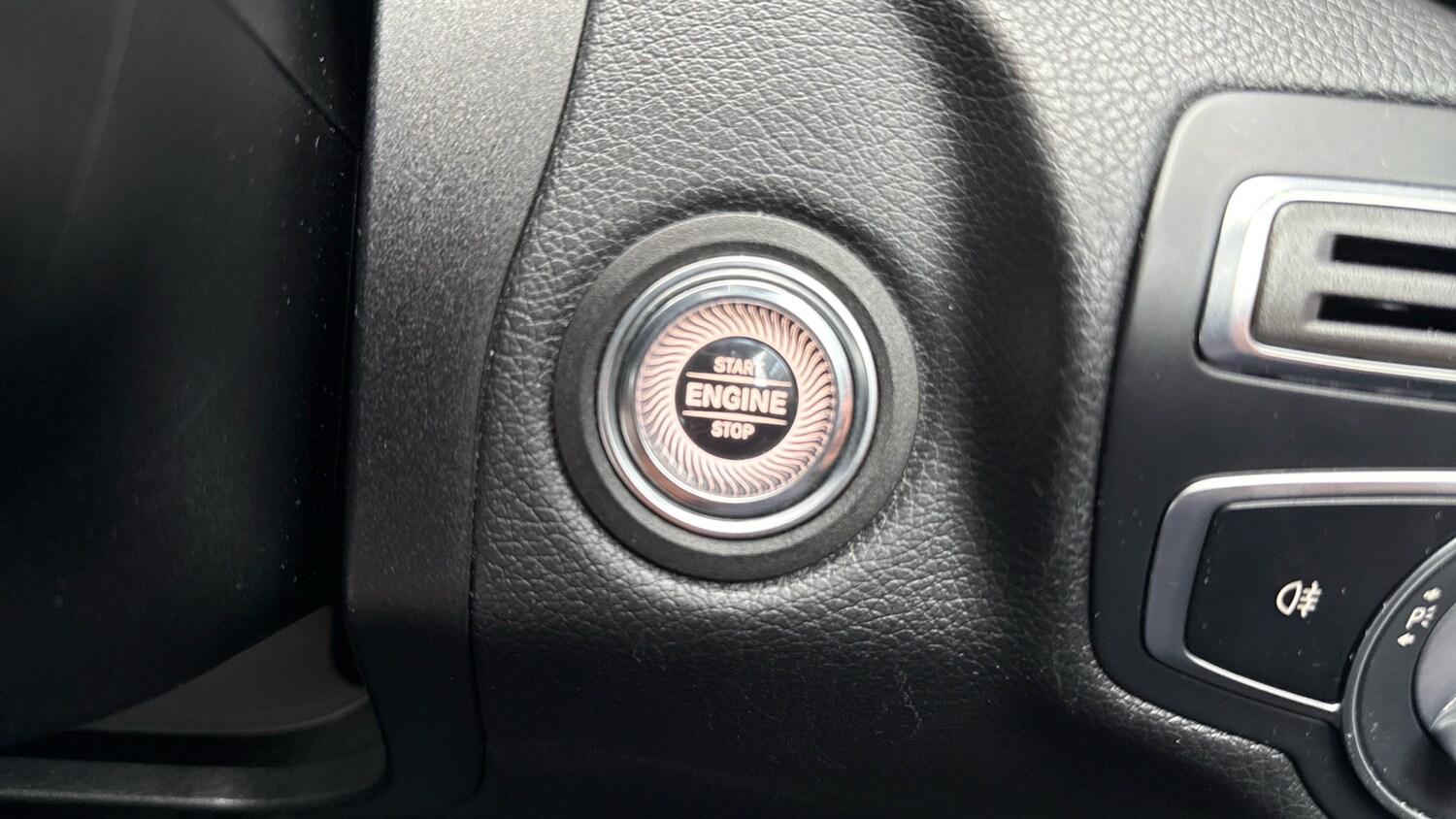 Used Mercedes-Benz C Class 2019 for sale - 76248391: Photo 39