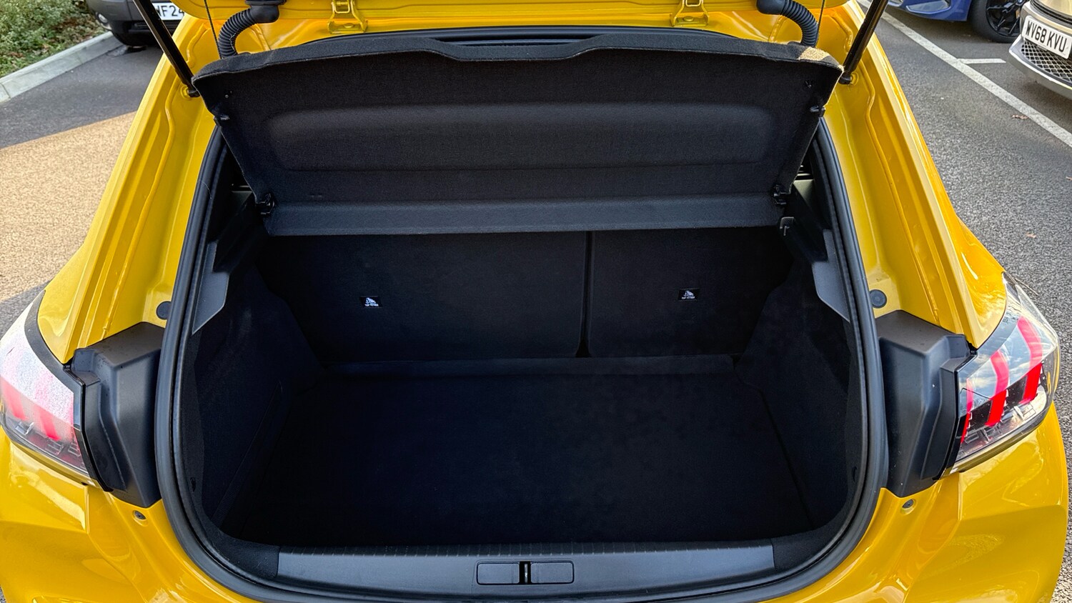 Used Peugeot 208 2023 for sale - 77018061: Photo 19