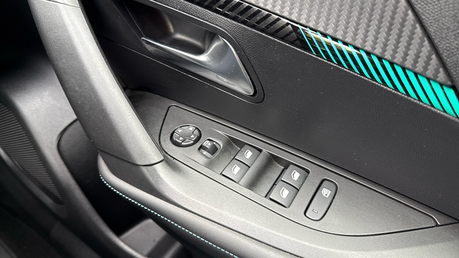 Used Peugeot 2008 2023 for sale - 76190361: Photo 22