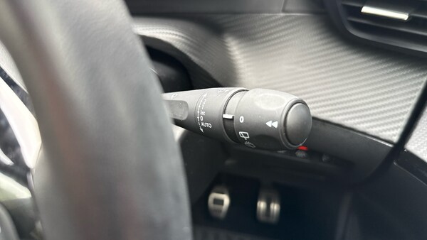 Used Peugeot 2008 2023 for sale - 76190361: Photo 28
