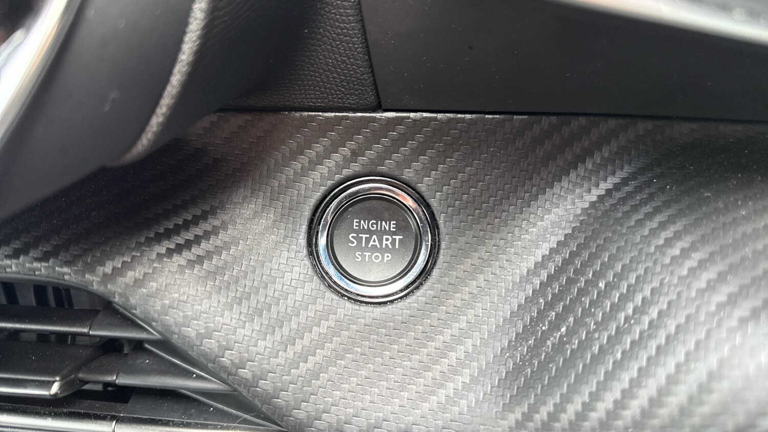 Used Peugeot 2008 2023 for sale - 76190361: Photo 40