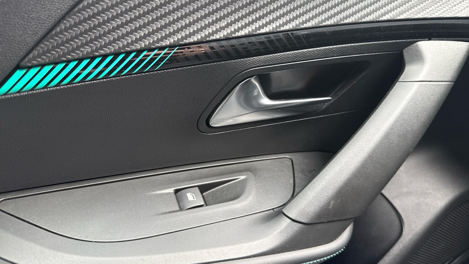 Used Peugeot 2008 2023 for sale - 76190361: Photo 41