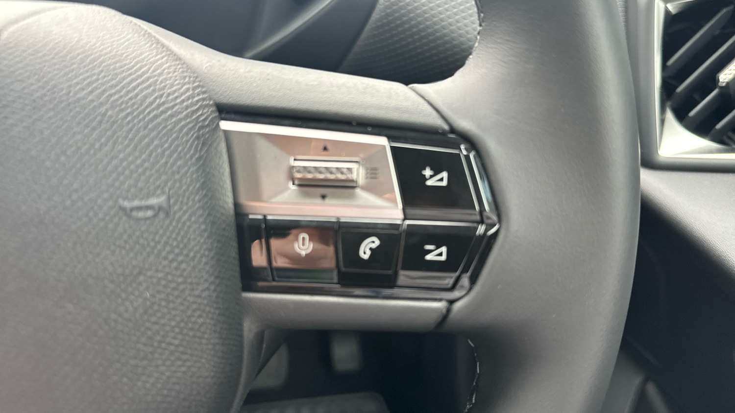 Used DS Automobiles DS 3 2025 for sale - 76228698: Photo 24