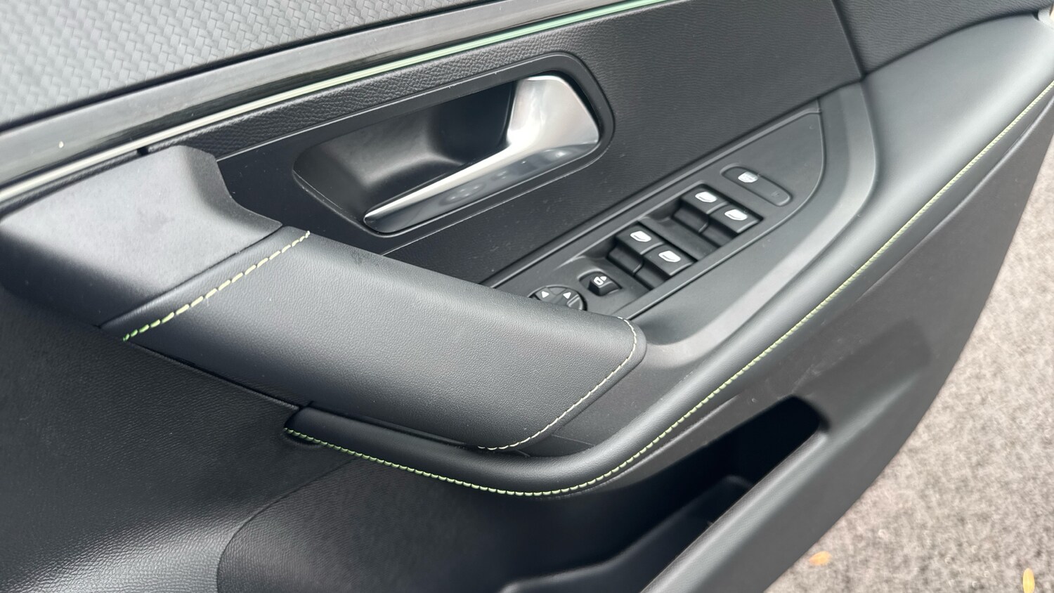 Used Peugeot 2008 2022 for sale - 75966353: Photo 22