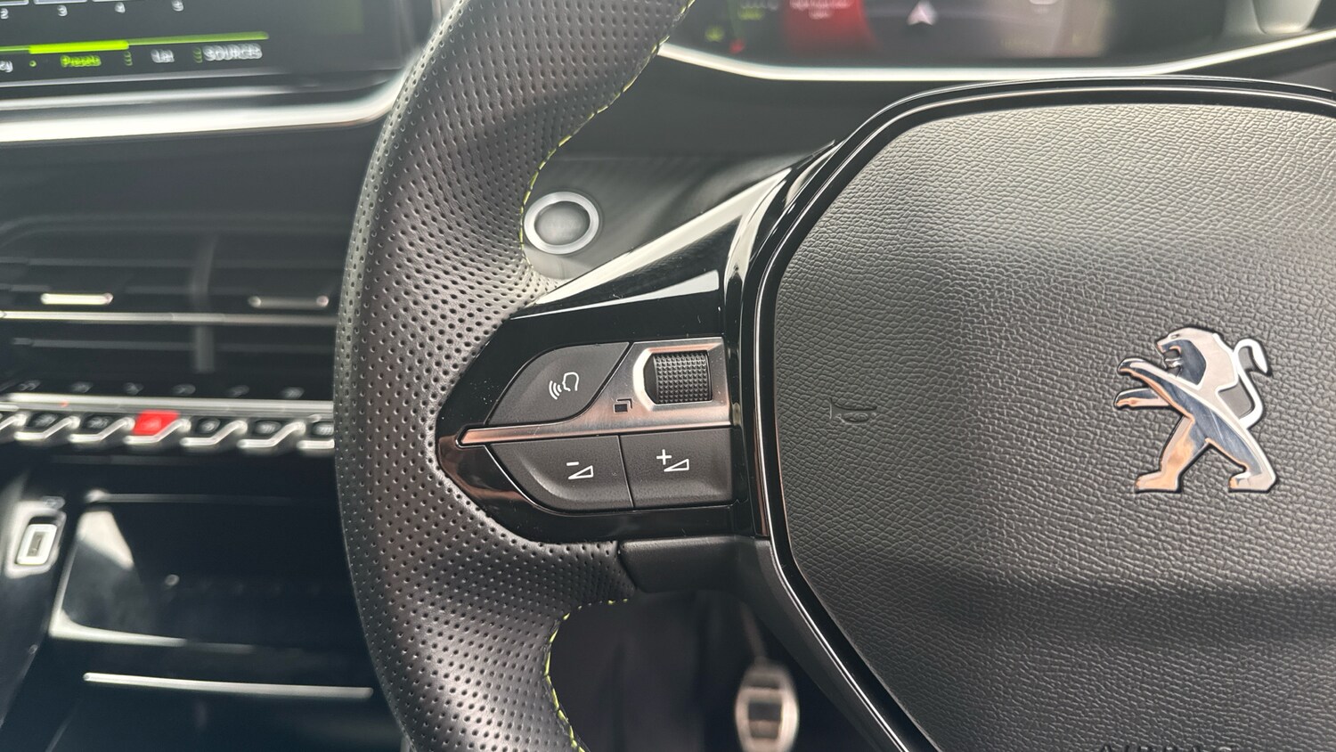 Used Peugeot 2008 2022 for sale - 75966353: Photo 23