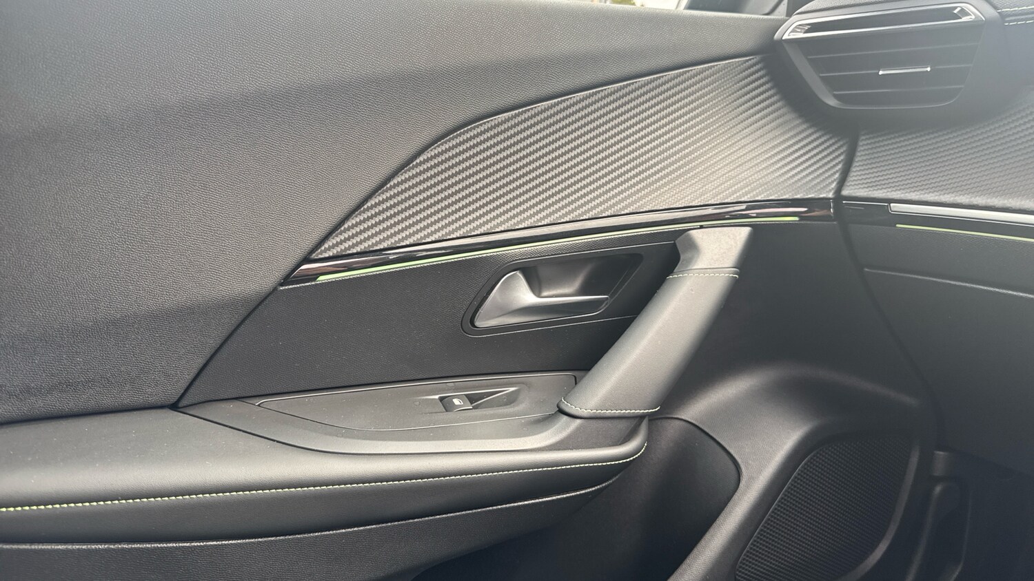 Used Peugeot 2008 2022 for sale - 75966353: Photo 41