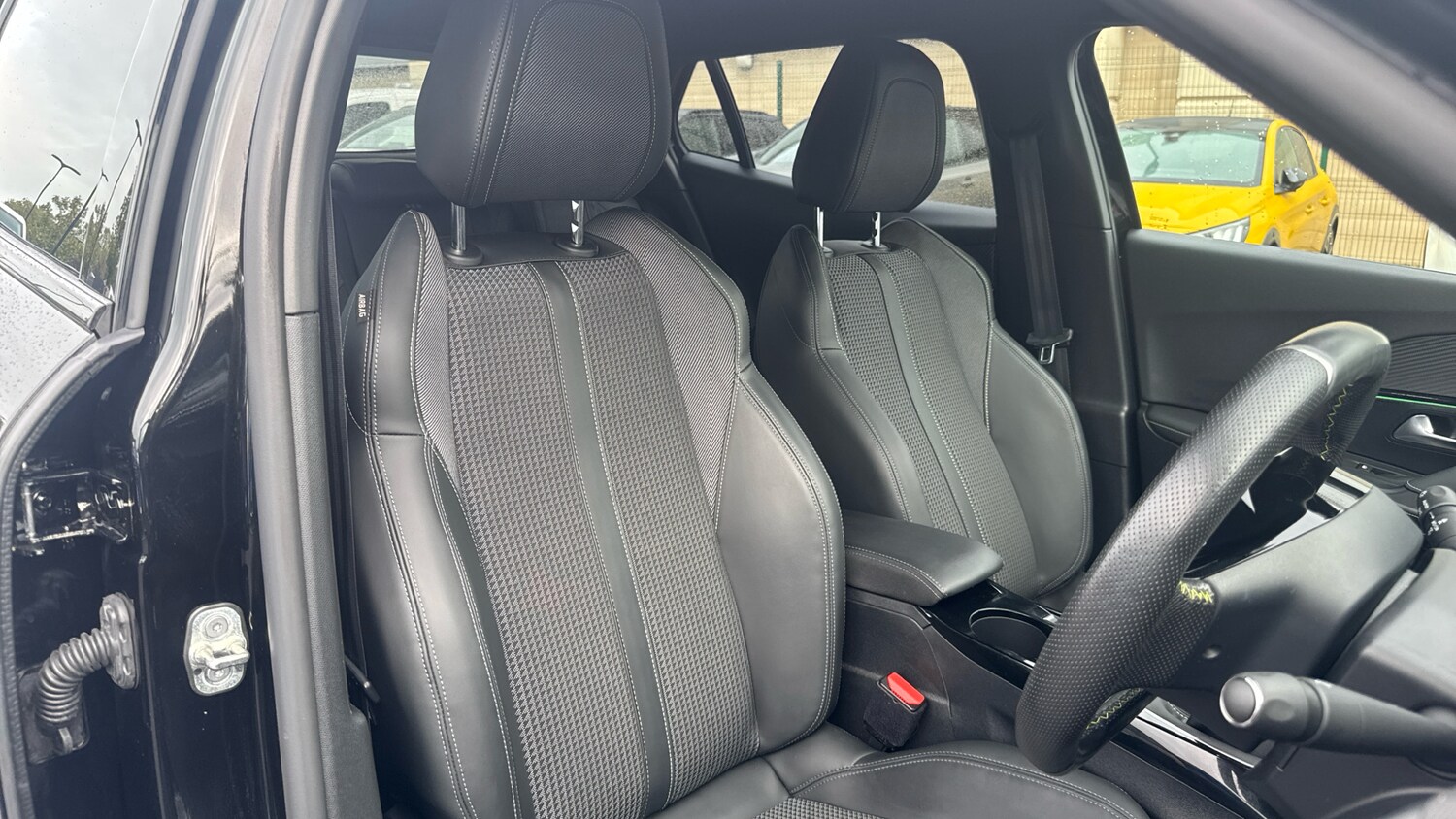 Used Peugeot 2008 2022 for sale - 75966353: Photo 42