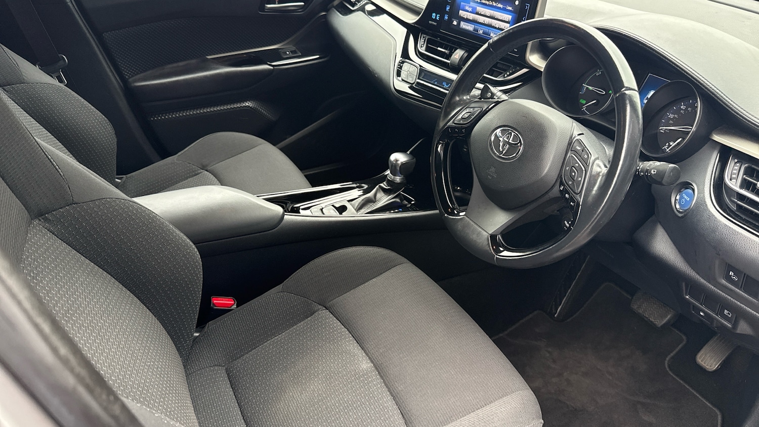 Used Toyota C-HR 2018 for sale - 77176131: Photo 12