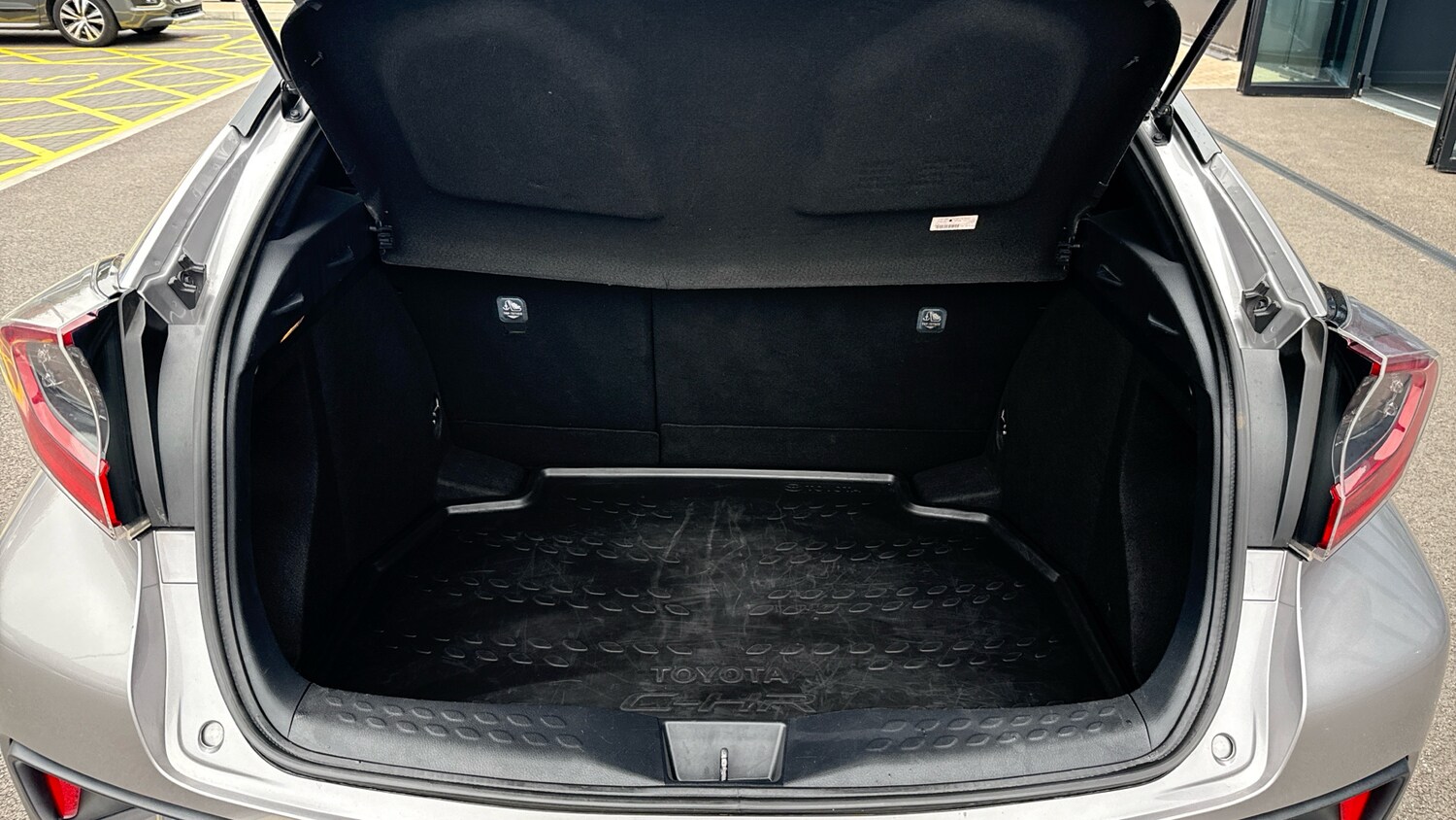 Used Toyota C-HR 2018 for sale - 76123519: Photo 19