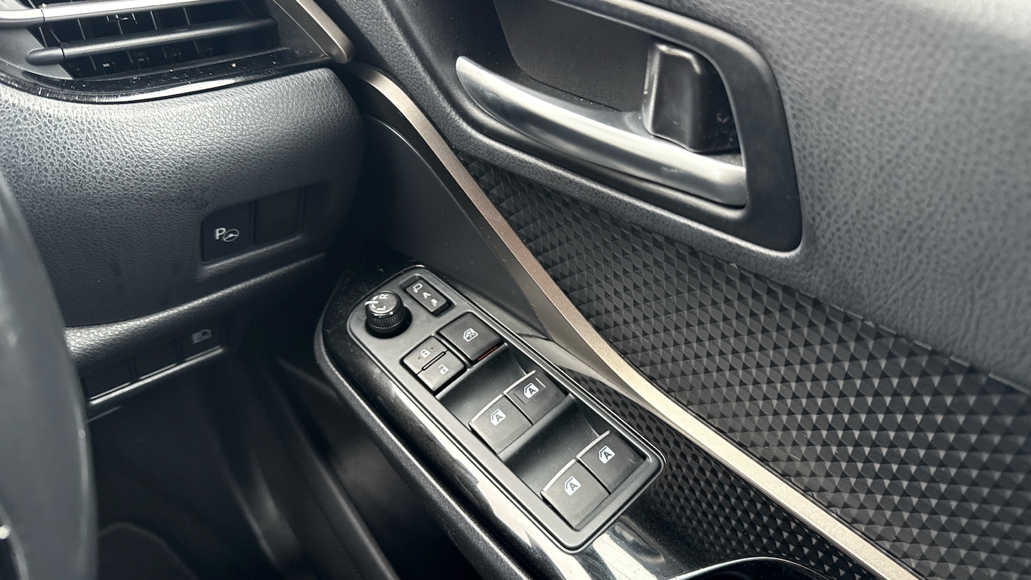 Used Toyota C-HR 2018 for sale - 76123519: Photo 22