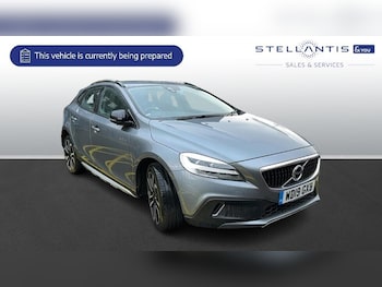 Used Volvo V40 Cross Country 2019 for sale - 77306848: Photo