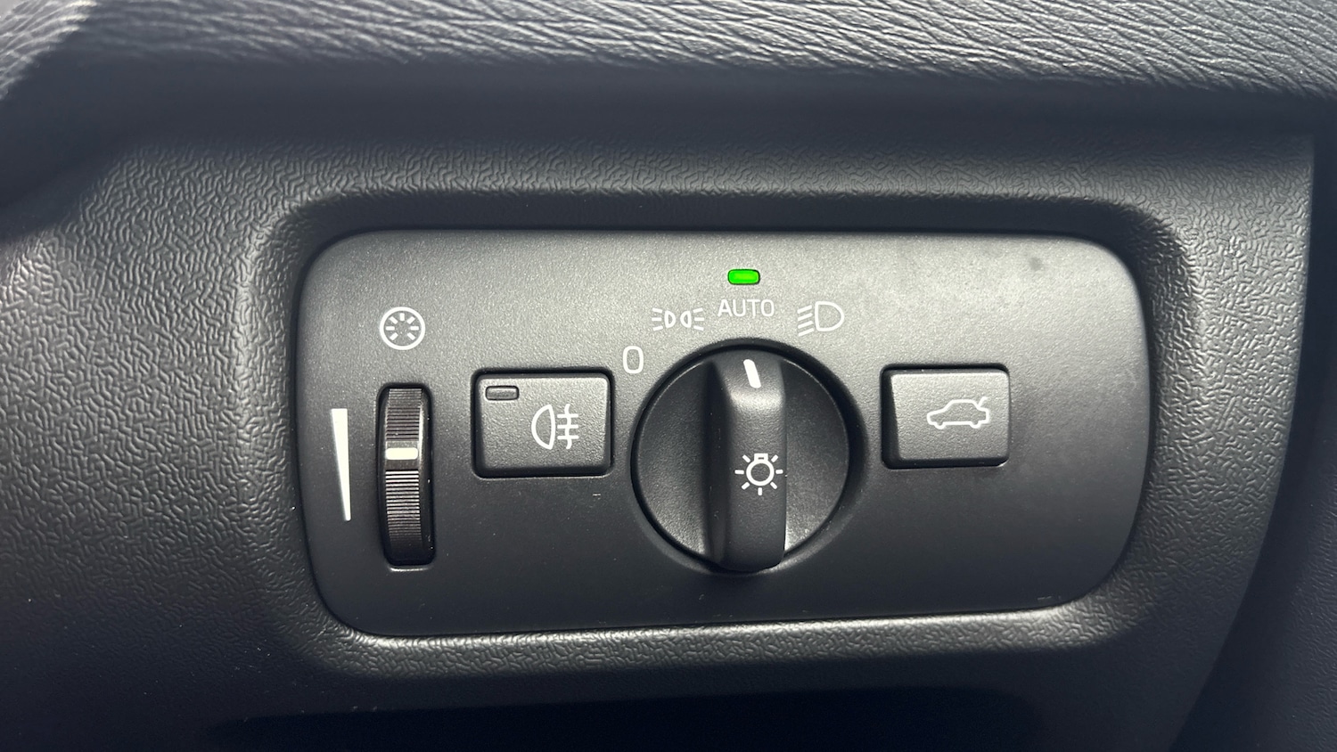 Used Volvo V40 Cross Country 2019 for sale - 77306848: Photo 34