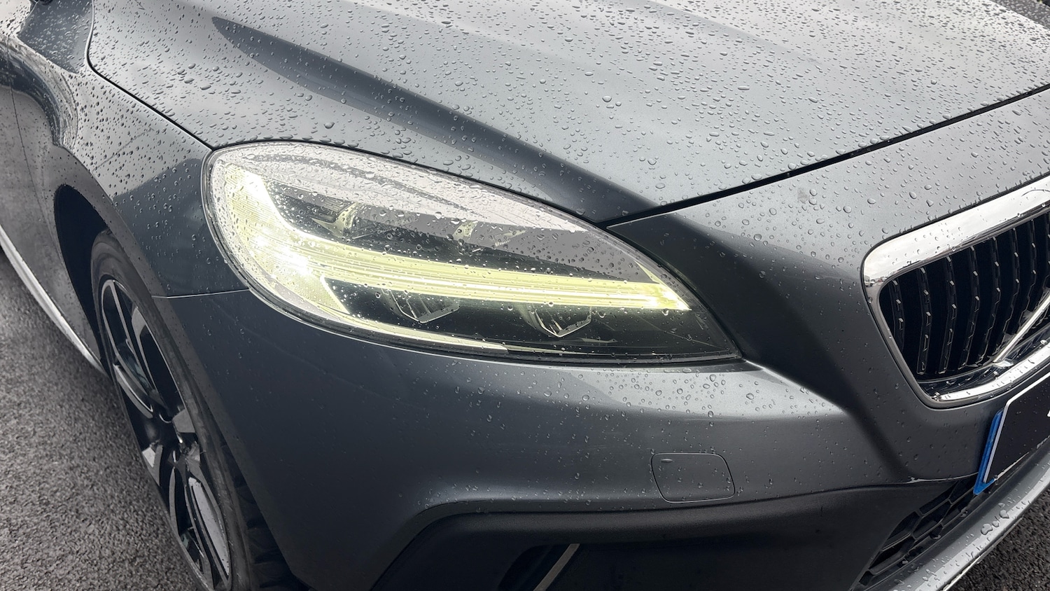 Used Volvo V40 Cross Country 2019 for sale - 77306848: Photo 46