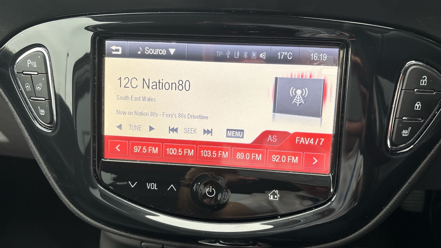 Used Vauxhall Corsa 2015 for sale - 76153983: Photo 30