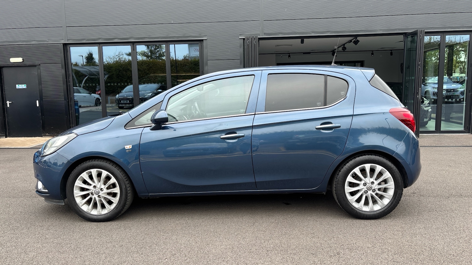 Used Vauxhall Corsa 2015 for sale - 76153983: Photo 6