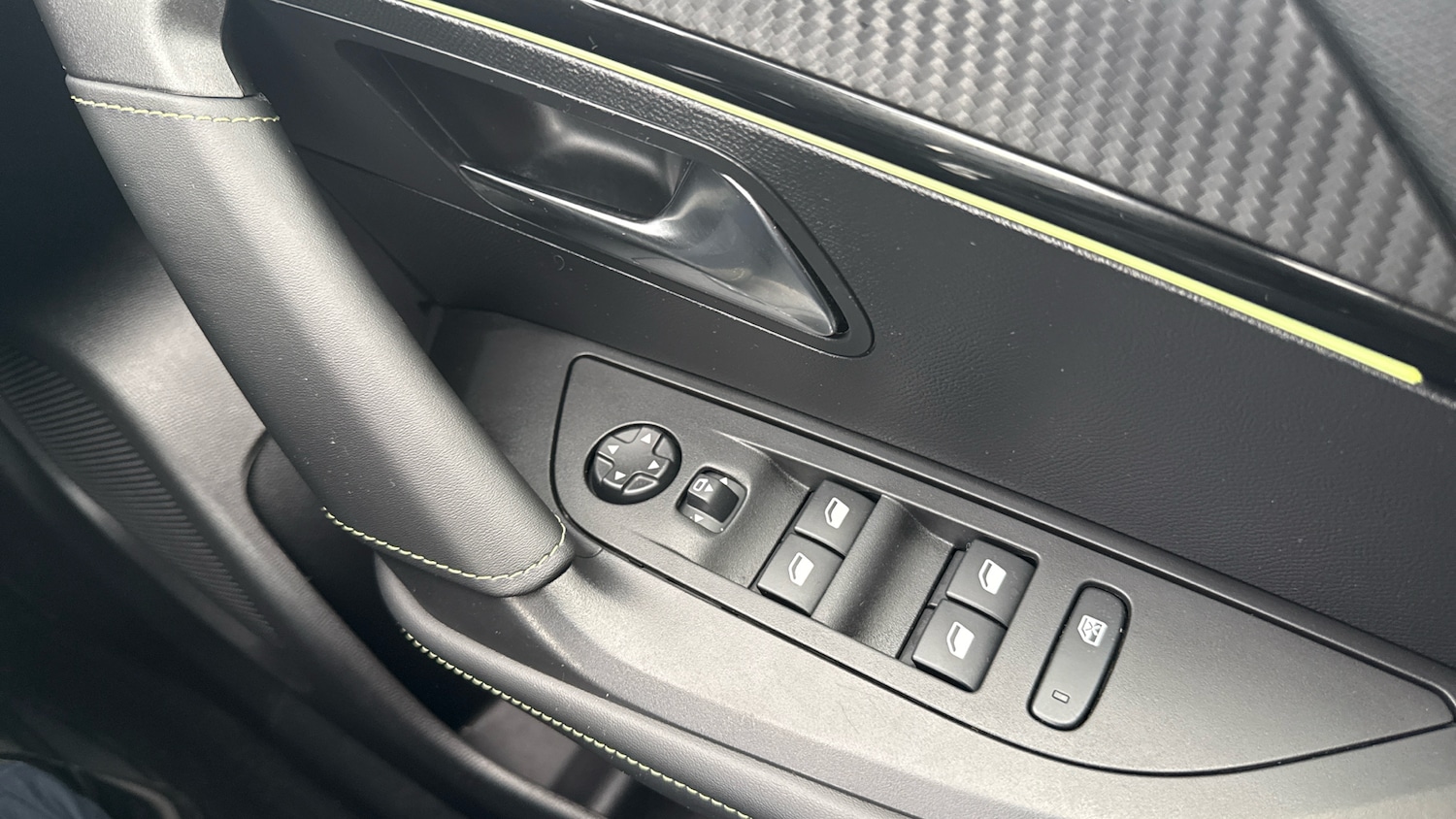 Used Peugeot 2008 2024 for sale - 77560432: Photo 22