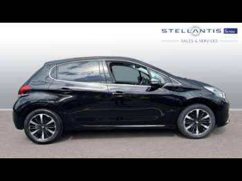 Used Peugeot 208 2017 for sale - 74823652: Photo