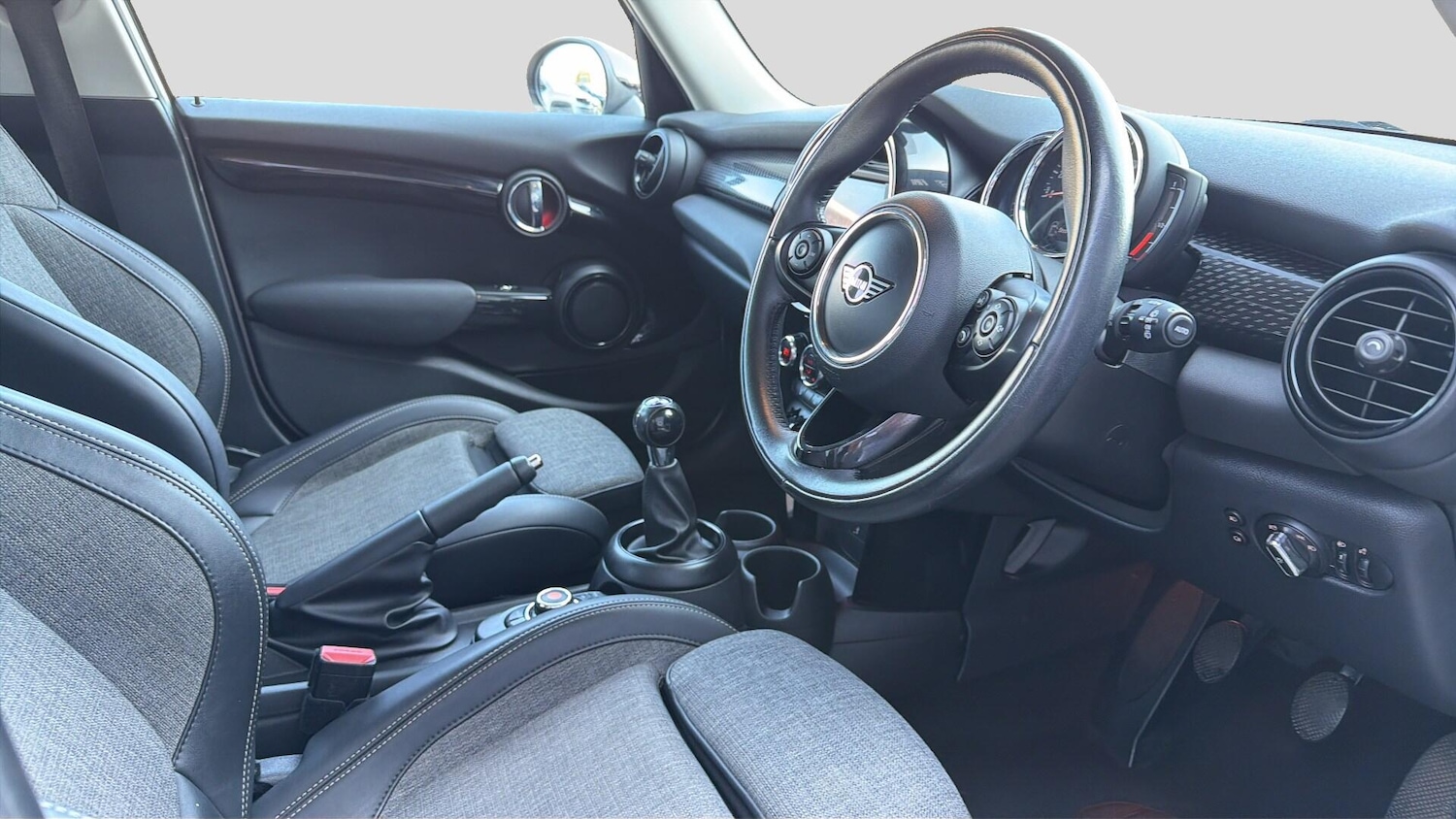 Used MINI Hatch 2019 for sale - 77959128: Photo 21