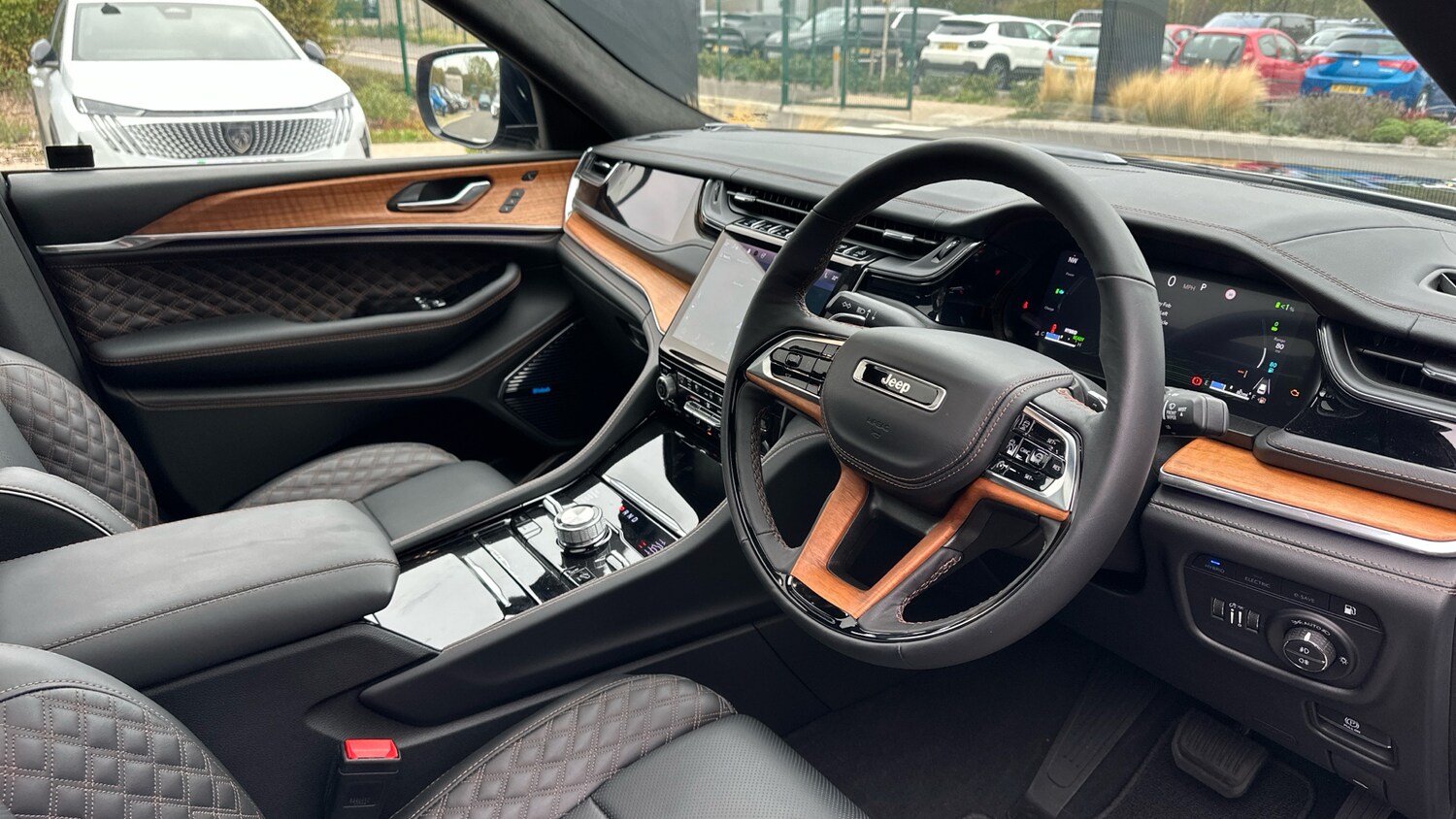 Used Jeep Grand Cherokee 2025 for sale - 76248421: Photo 11