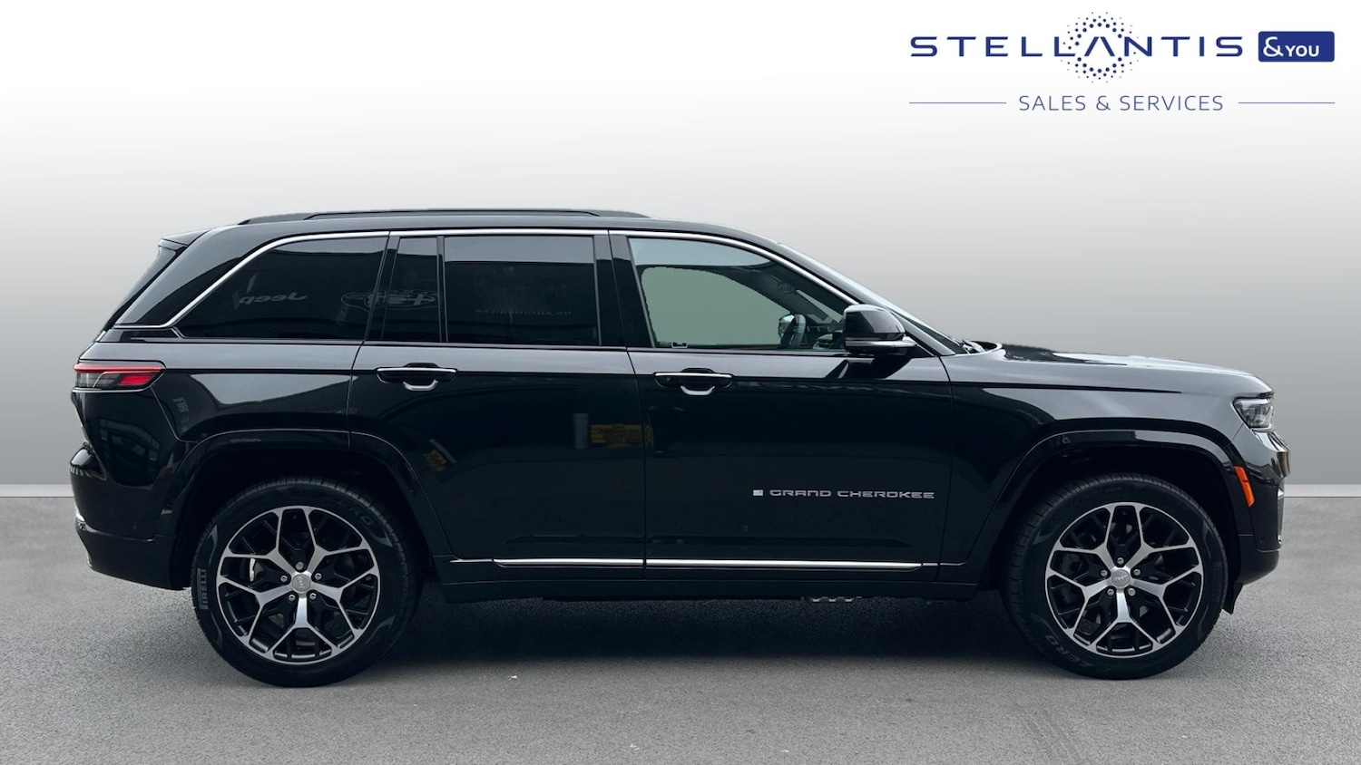 Used Jeep Grand Cherokee 2025 for sale - 76248421: Photo 2