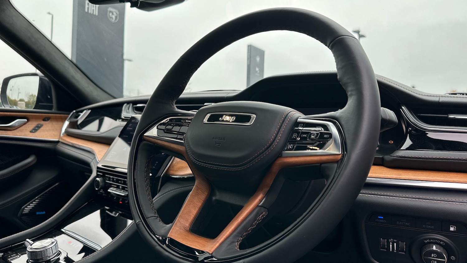 Used Jeep Grand Cherokee 2025 for sale - 76248421: Photo 76