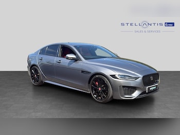Used Jaguar XE 2019 for sale - 79485372: Photo