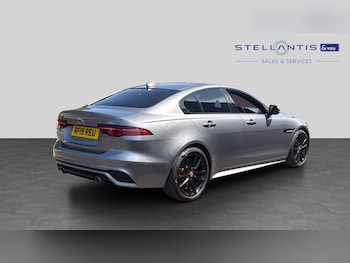 Used Jaguar XE 2019 for sale - 79485372: Photo