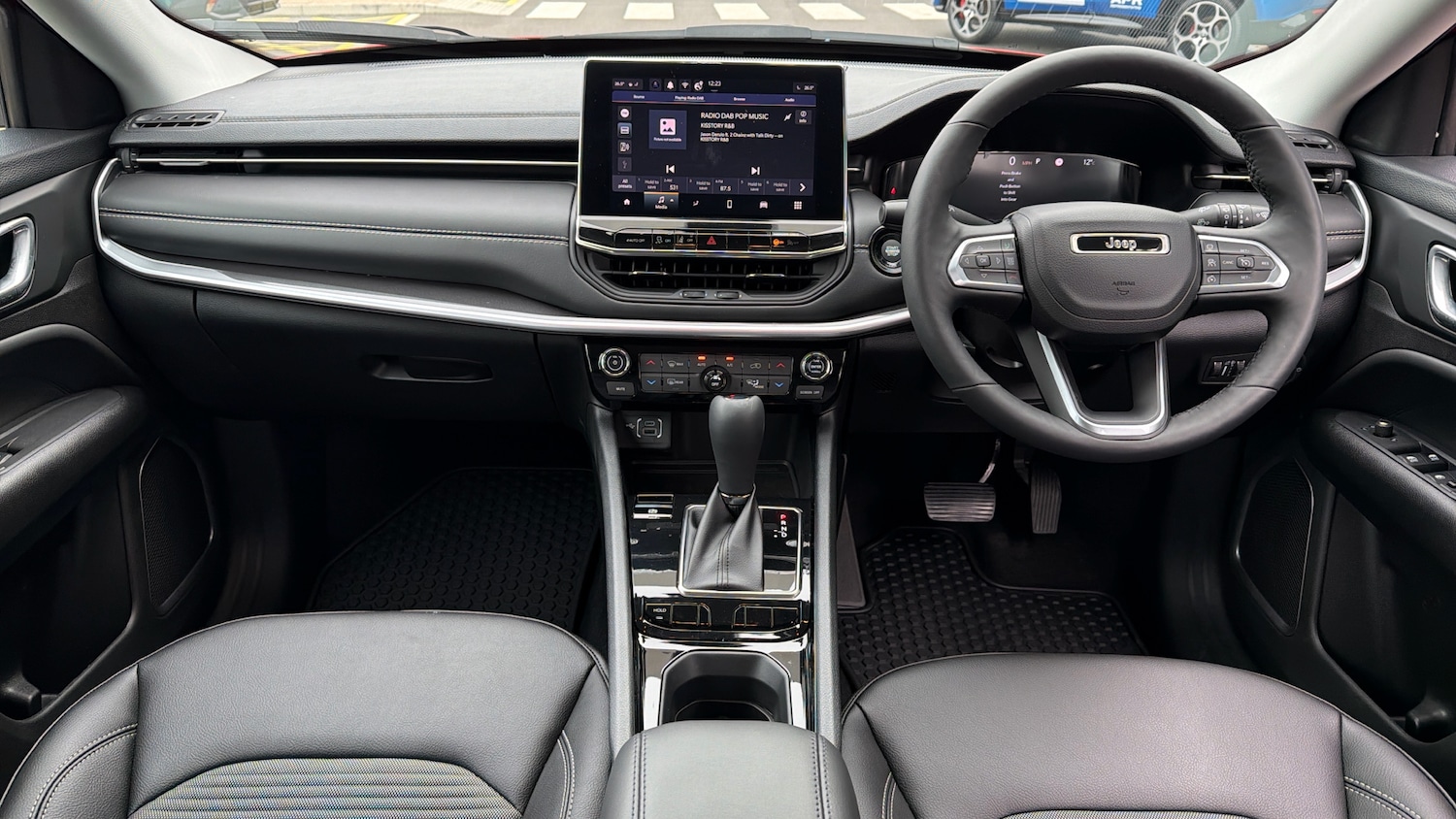 Used Jeep Compass 2025 for sale - 76378434: Photo 4