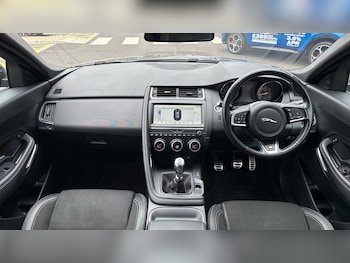 Used Jaguar E-Pace 2019 for sale - 76260903: Photo