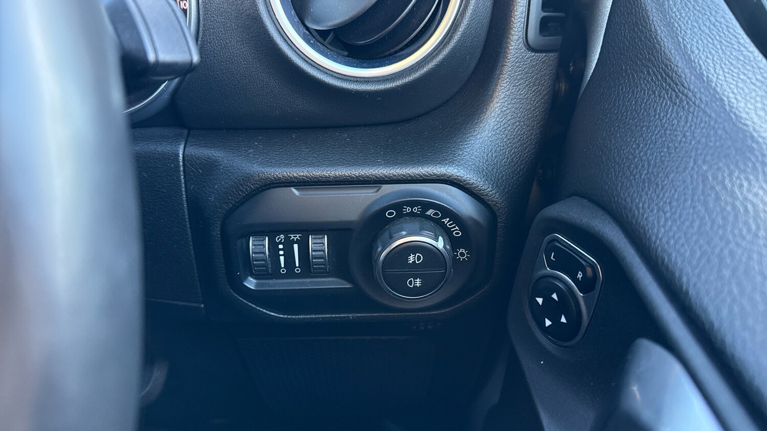 Used Jeep Wrangler 2019 for sale - 77018086: Photo 34