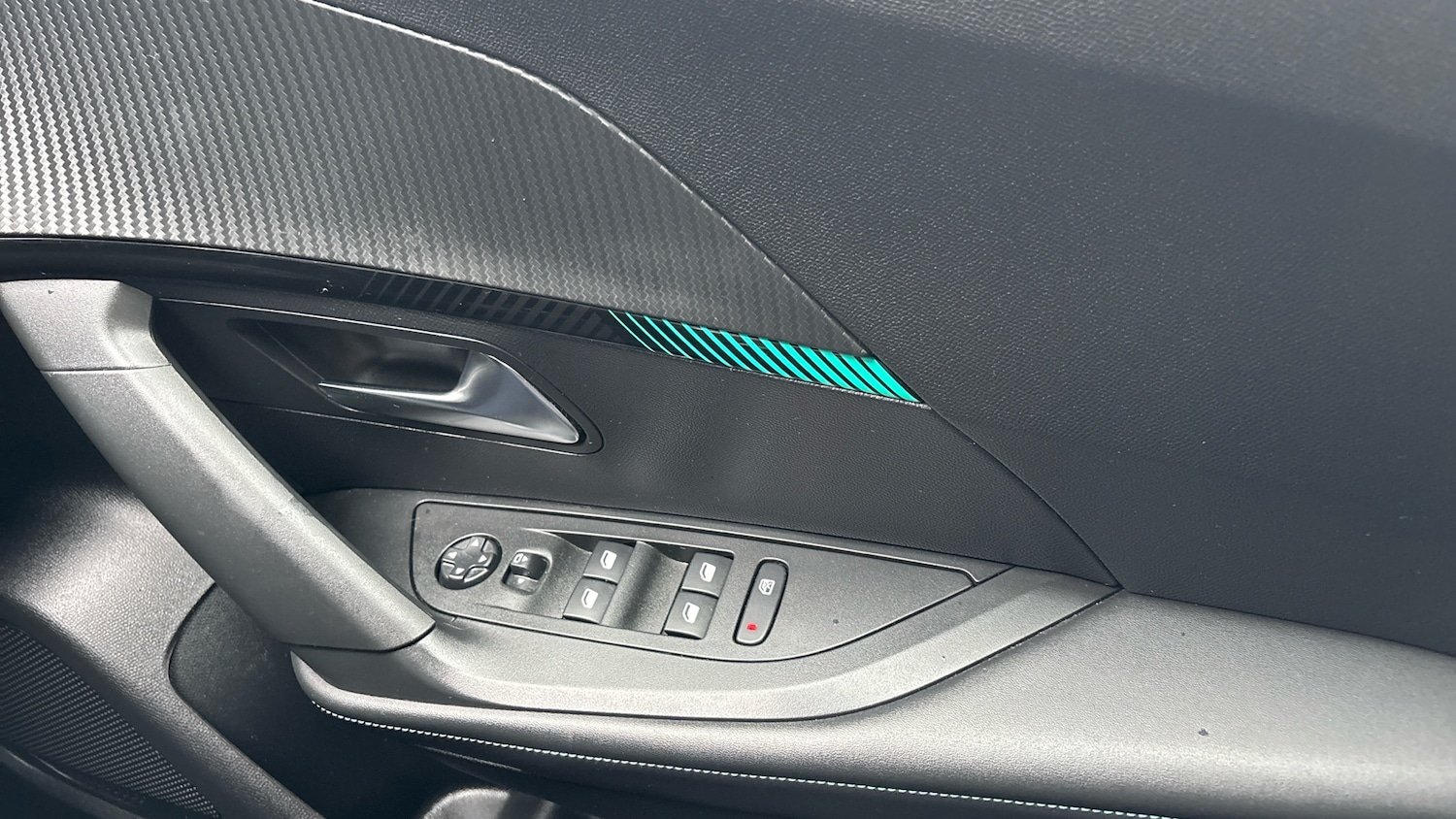 Used Peugeot 2008 2023 for sale - 77441900: Photo 22