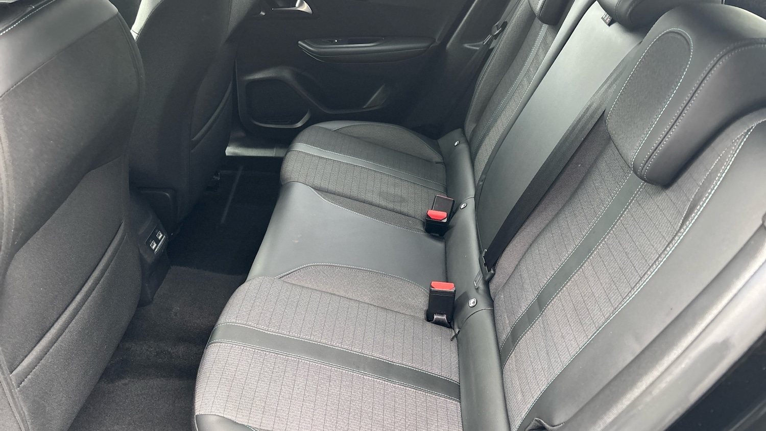 Used Peugeot 2008 2023 for sale - 77441900: Photo 33