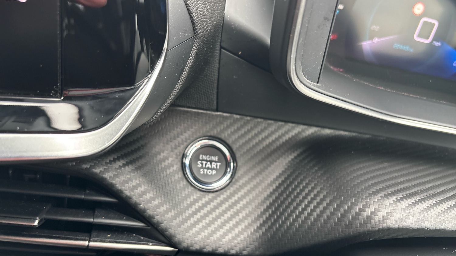 Used Peugeot 2008 2023 for sale - 77441900: Photo 40