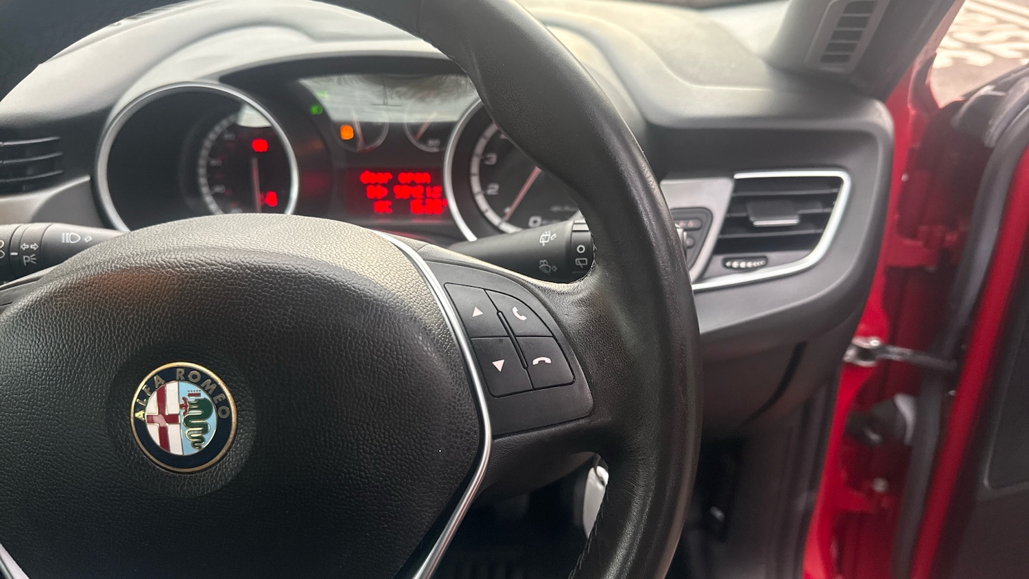 Used Alfa Romeo Giulietta 2014 for sale - 76574230: Photo 24