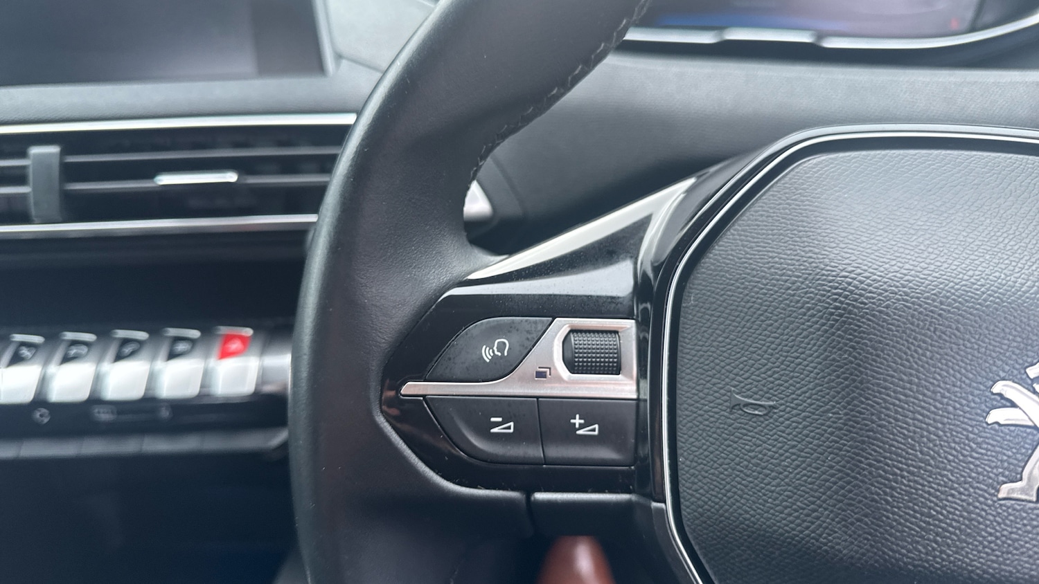 Used Peugeot 3008 2018 for sale - 76486423: Photo 23